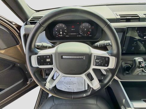 Used 2025 Land Rover Defender 110 S AWD/4WD image 40