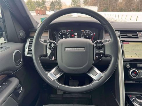 Used 2020 Land Rover Discovery HSE image 13