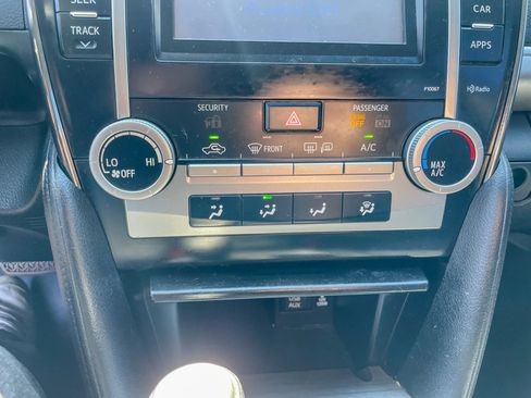Used 2012 Toyota Camry SE FWD image 21