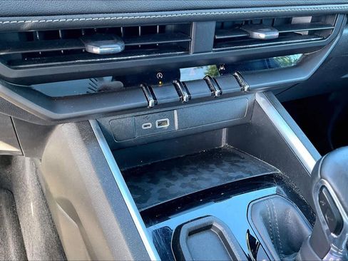 Used 2023 Chevrolet Colorado LT w/ LT Convenience Package image 32