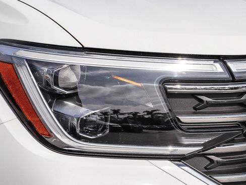 Used 2024 Volkswagen Atlas SE FWD image 5