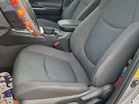 Used 2020 Toyota RAV4 LE w/ All Weather Liner Package FWD image 8