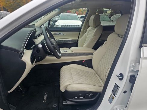 Certified 2025 Genesis GV70 3.5T Sport w/ Sport Advanced Package image 21
