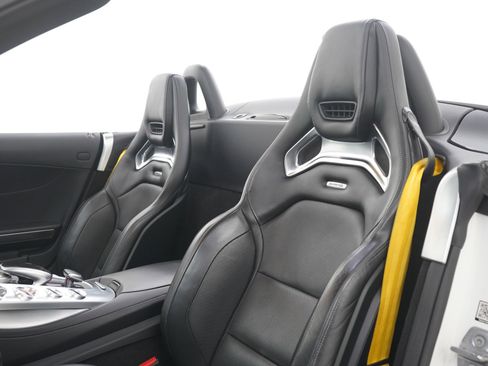 Used 2019 Mercedes-Benz AMG GT Roadster image 27