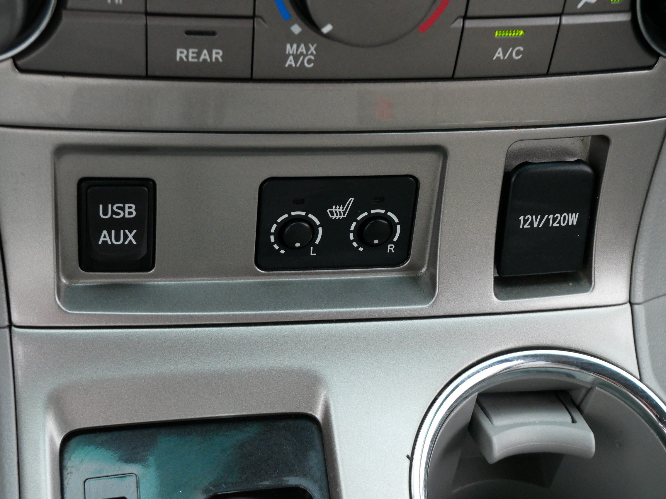 Used 2013 Toyota Highlander SE AWD/4WD image 28
