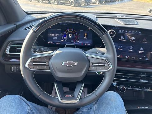 Used 2025 Chevrolet Traverse Z71 w/ Enhanced Driving Package image 10