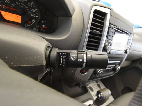 Used 2018 Nissan Frontier SV AWD/4WD image 27