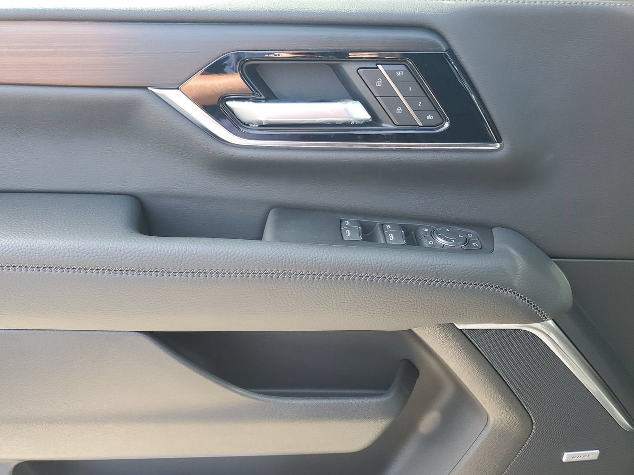 New 2026 GMC Yukon Denali RWD image 17