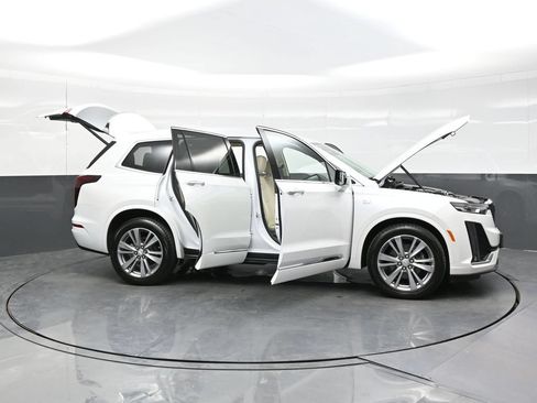 Certified 2024 Cadillac XT6 Premium Luxury w/ LPO, Floor Liner Package AWD/4WD image 50