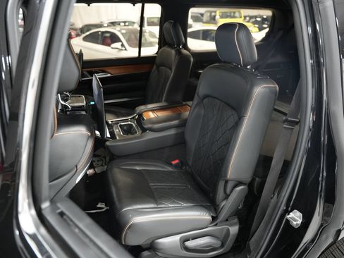 Used 2022 Jeep Grand Wagoneer Series III w/ Rear Seat Video Group 1 AWD/4WD image 17