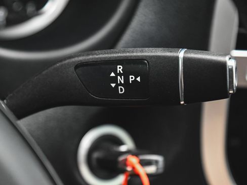 Used 2023 Mercedes-Benz Metris Passenger image 23