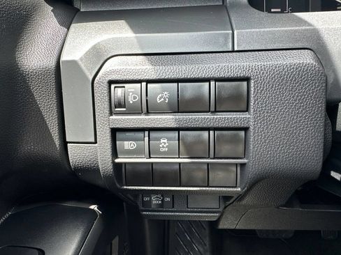 Certified 2025 Toyota Tacoma SR AWD/4WD image 13