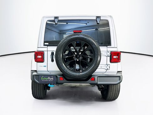 Used 2023 Jeep Wrangler Unlimited Sahara w/ Cold Weather Group AWD/4WD image 7