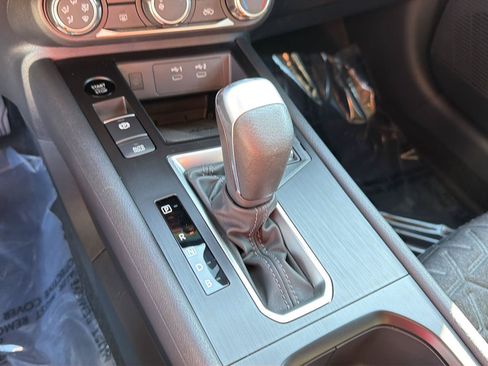 Used 2025 Nissan Kicks SV FWD image 26