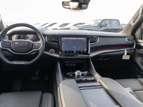 New 2026 Jeep Grand Wagoneer Summit AWD/4WD image 18