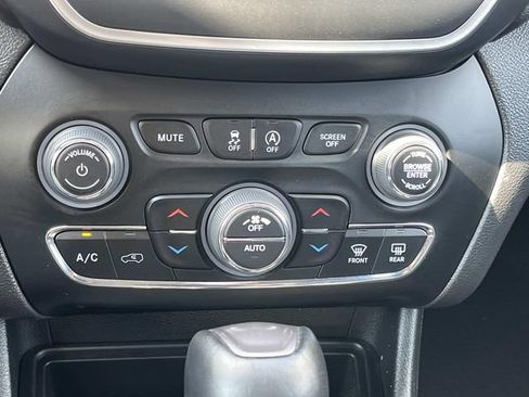 Used 2023 Jeep Cherokee Altitude Lux AWD/4WD image 34