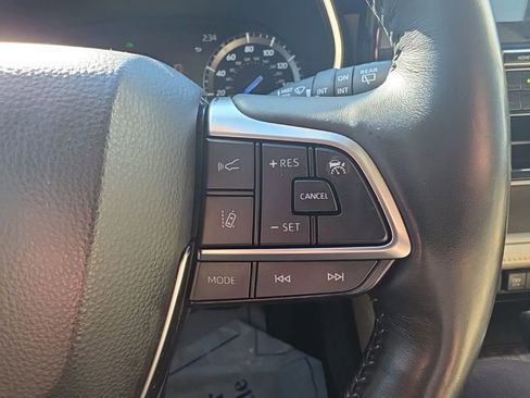 Used 2021 Toyota Highlander Limited image 29