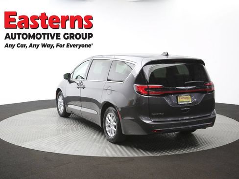Used 2023 Chrysler Pacifica Touring-L FWD image 66