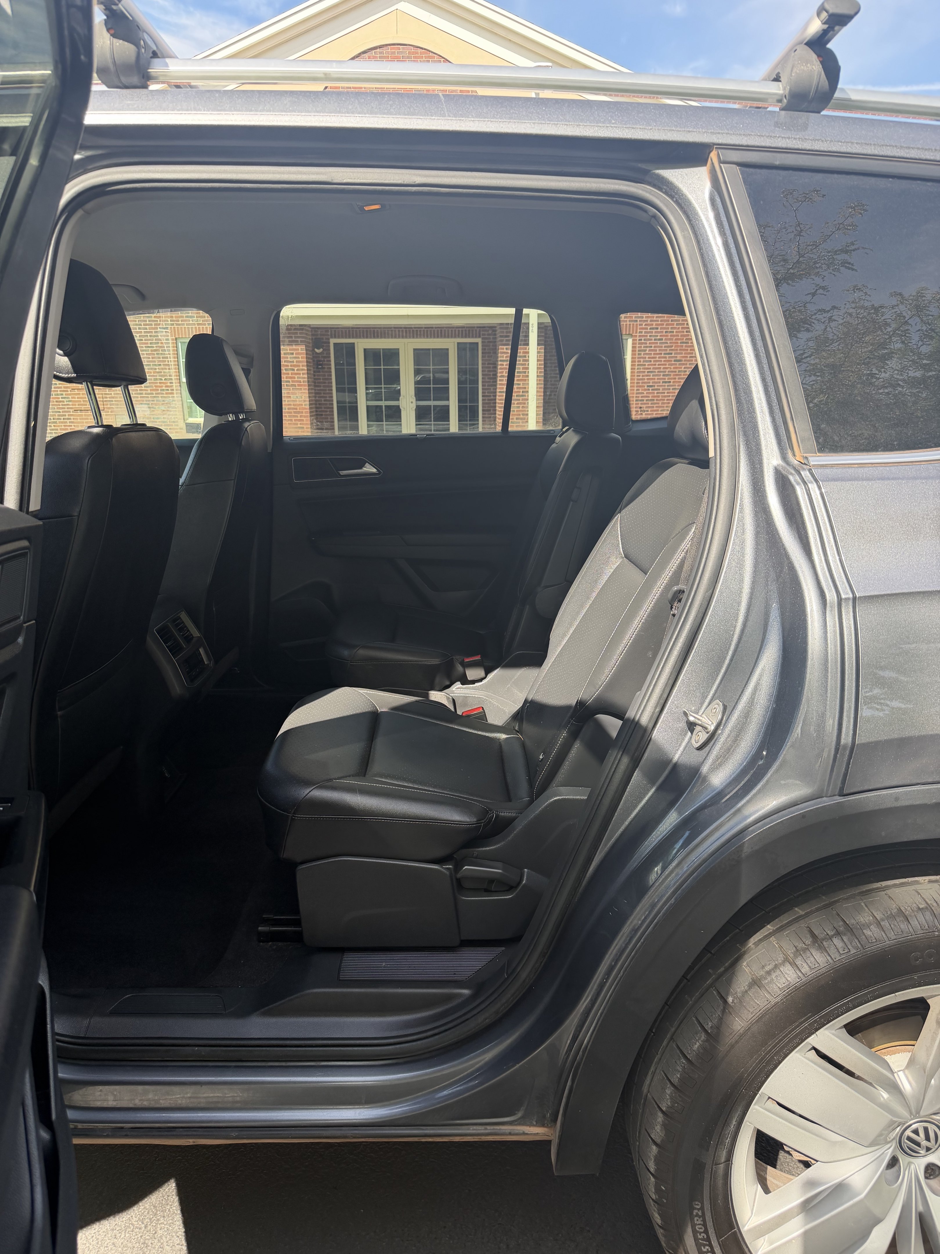 Used 2019 Volkswagen Atlas SE w/ Towing Package AWD/4WD image 18