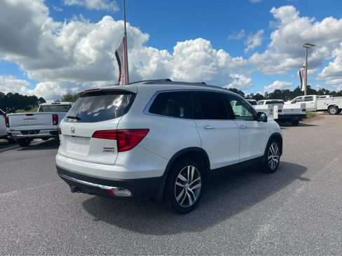 Used 2017 Honda Pilot Touring image 5