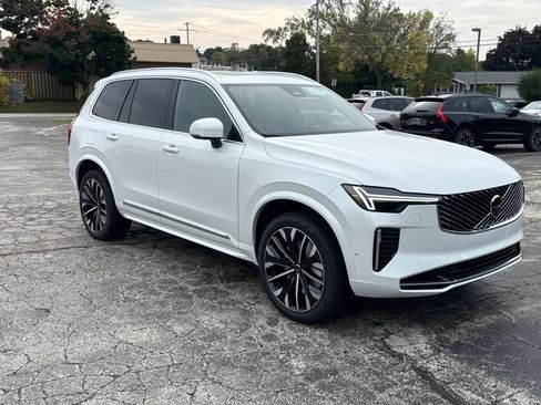 New 2026 Volvo XC90 B6 Plus w/ Protection Package image 3