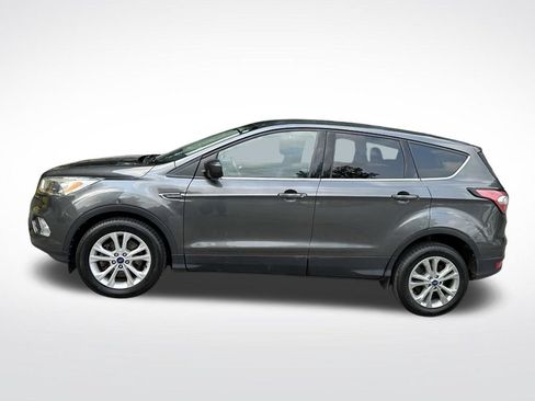 Used 2017 Ford Escape SE w/ SE Cold Weather Package AWD/4WD image 2