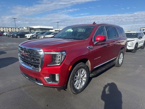 Used 2023 GMC Yukon SLT w/ SLT Premium Package image 9