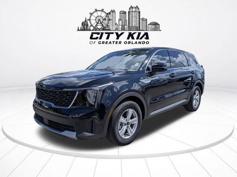 Used 2026 Kia Sorento LX FWD image 2