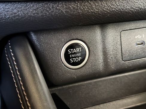 Used 2023 Nissan Rogue SL w/ SL Premium Package image 5