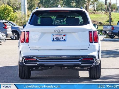 Used 2023 Kia Sorento SX image 10