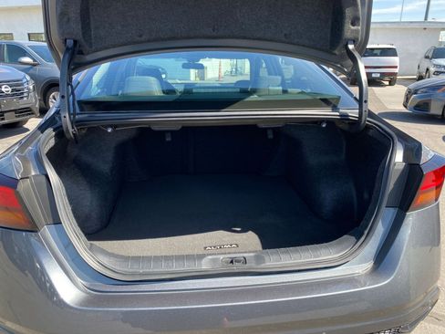 Used 2025 Nissan Altima 2.5 SV image 31