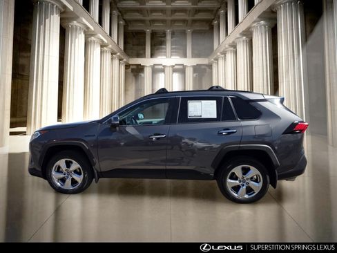 Used 2019 Toyota RAV4 Limited w/ Carpet Mat Package AWD/4WD image 7