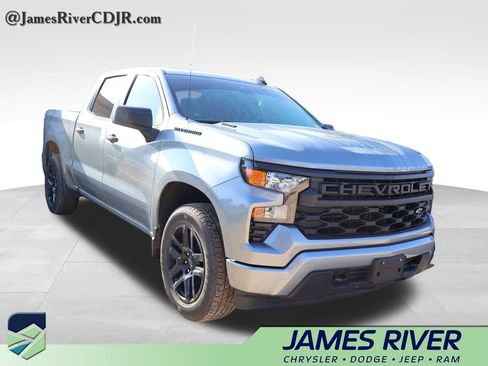 Used 2025 Chevrolet Silverado 1500 Custom w/ LPO, Dark Essentials Package AWD/4WD image 19