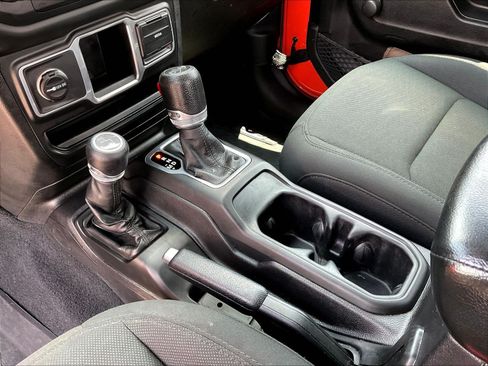 Used 2018 Jeep Wrangler Sport AWD/4WD image 16