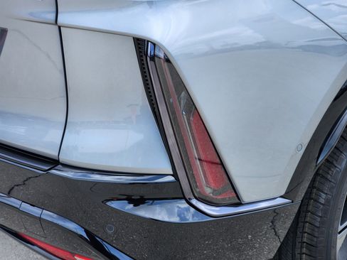 New 2025 Cadillac Lyriq Sport image 10