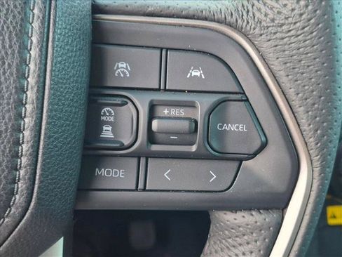 Used 2025 Toyota Tacoma SR5 w/ SR5 Upgrade Package AWD/4WD image 12