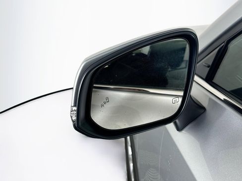 Used 2025 Toyota Grand Highlander XLE image 16