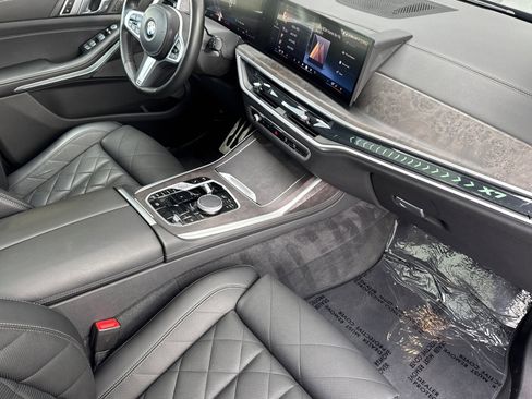 Used 2024 BMW X7 xDrive40i w/ M Sport Package image 16