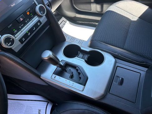 Used 2014 Toyota Camry SE FWD image 23