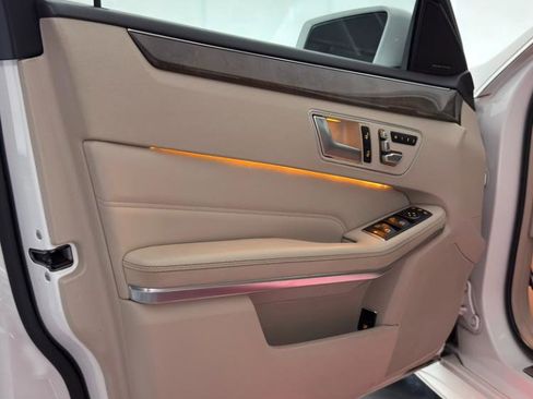 Used 2016 Mercedes-Benz E 350 4MATIC Sedan w/ Premium Package image 17