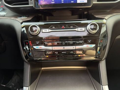 Used 2021 Ford Explorer Limited w/ Hybrid Equipment Group 310A image 37