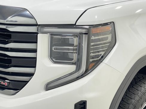 Used 2022 GMC Sierra 1500 AT4 w/ AT4 Premium Package AWD/4WD image 32