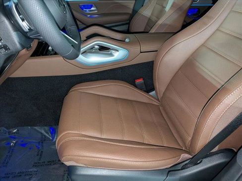 New 2026 Mercedes-Benz GLS 580 4MATIC image 4