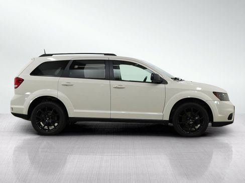 Used 2019 Dodge Journey SE w/ Blacktop Package FWD image 6