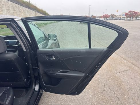 Used 2017 Honda Accord EX-L image 35