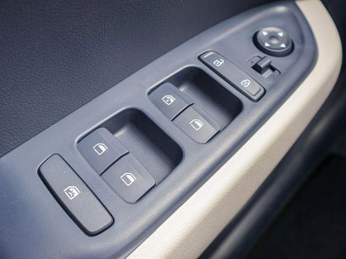 New 2026 Hyundai Venue SEL FWD image 16