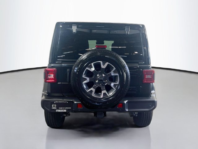 Used 2024 Jeep Wrangler Unlimited Sahara w/ Technology Group AWD/4WD image 17