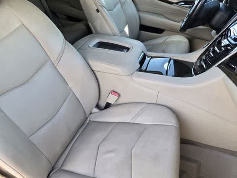 Used 2019 Cadillac Escalade Luxury RWD image 15