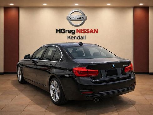 Used 2017 BMW 330i Sedan RWD image 2