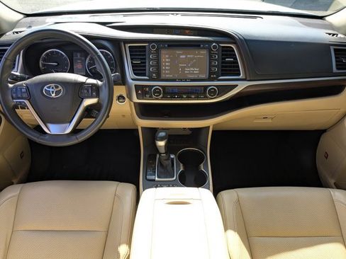 Used 2016 Toyota Highlander Limited image 15